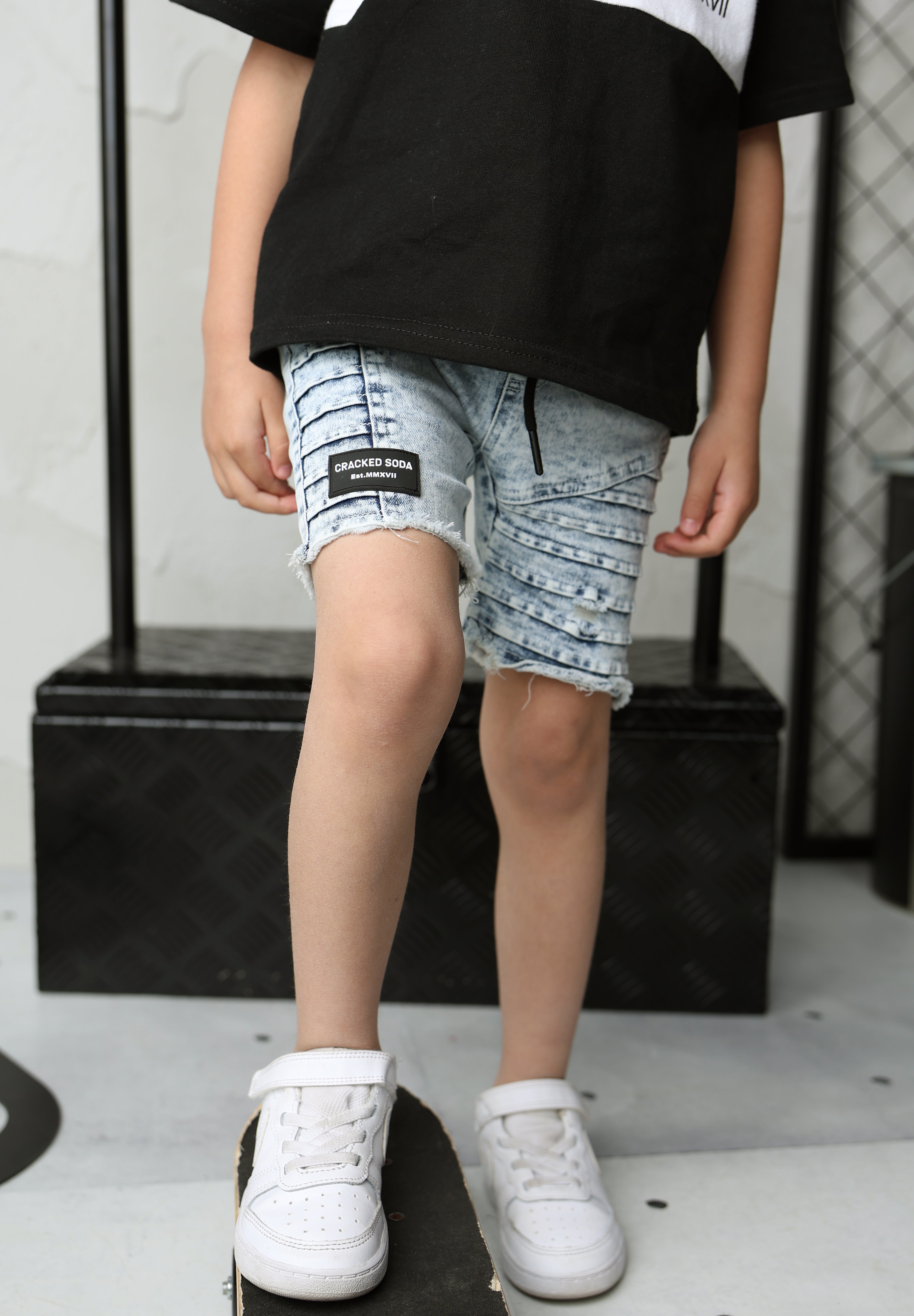 Rhodes Detailed Denim Shorts - Blue-Clothing-Cracked Soda