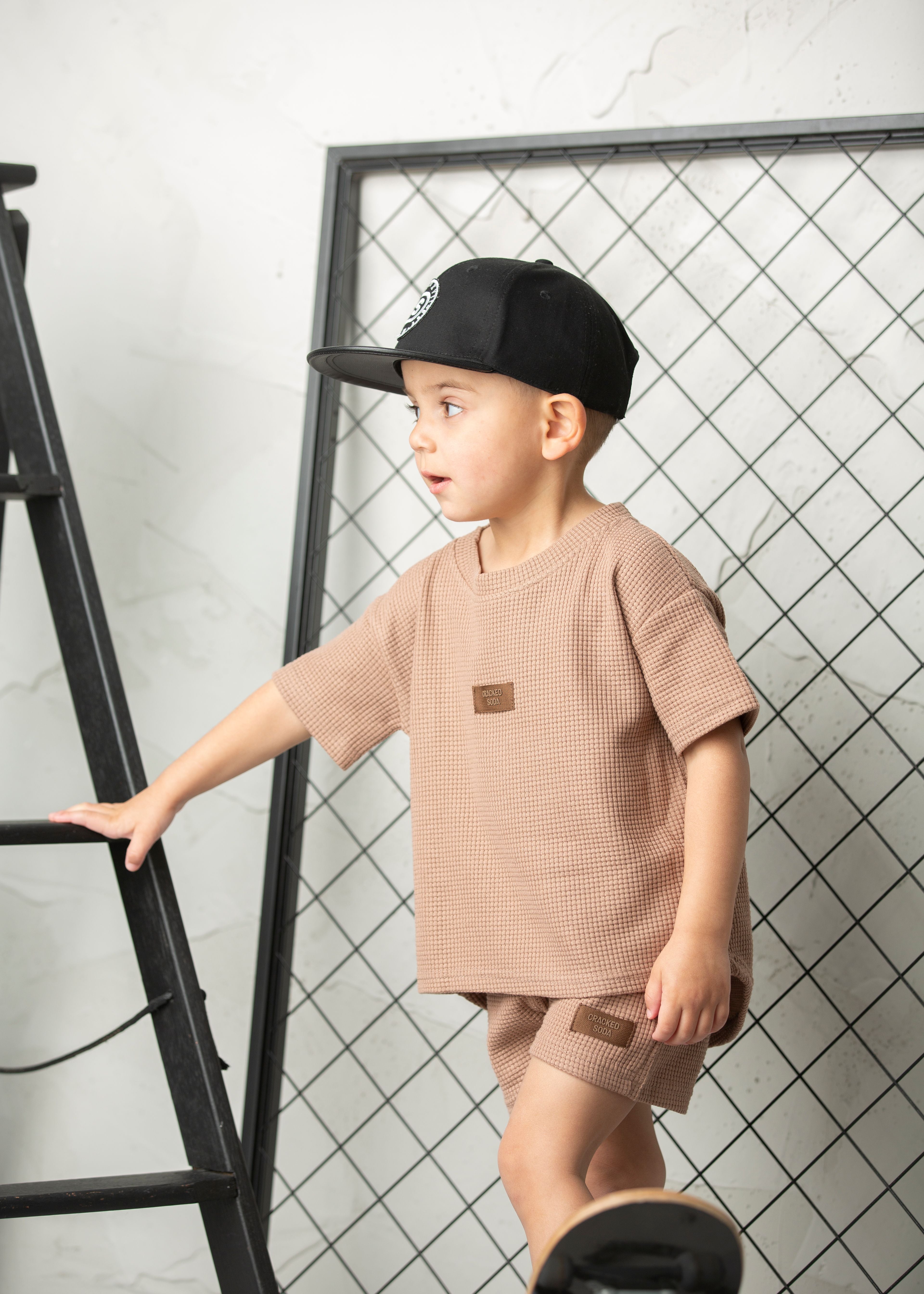 Dash Waffle Scoop Tee - Mocha-Clothing-Cracked Soda