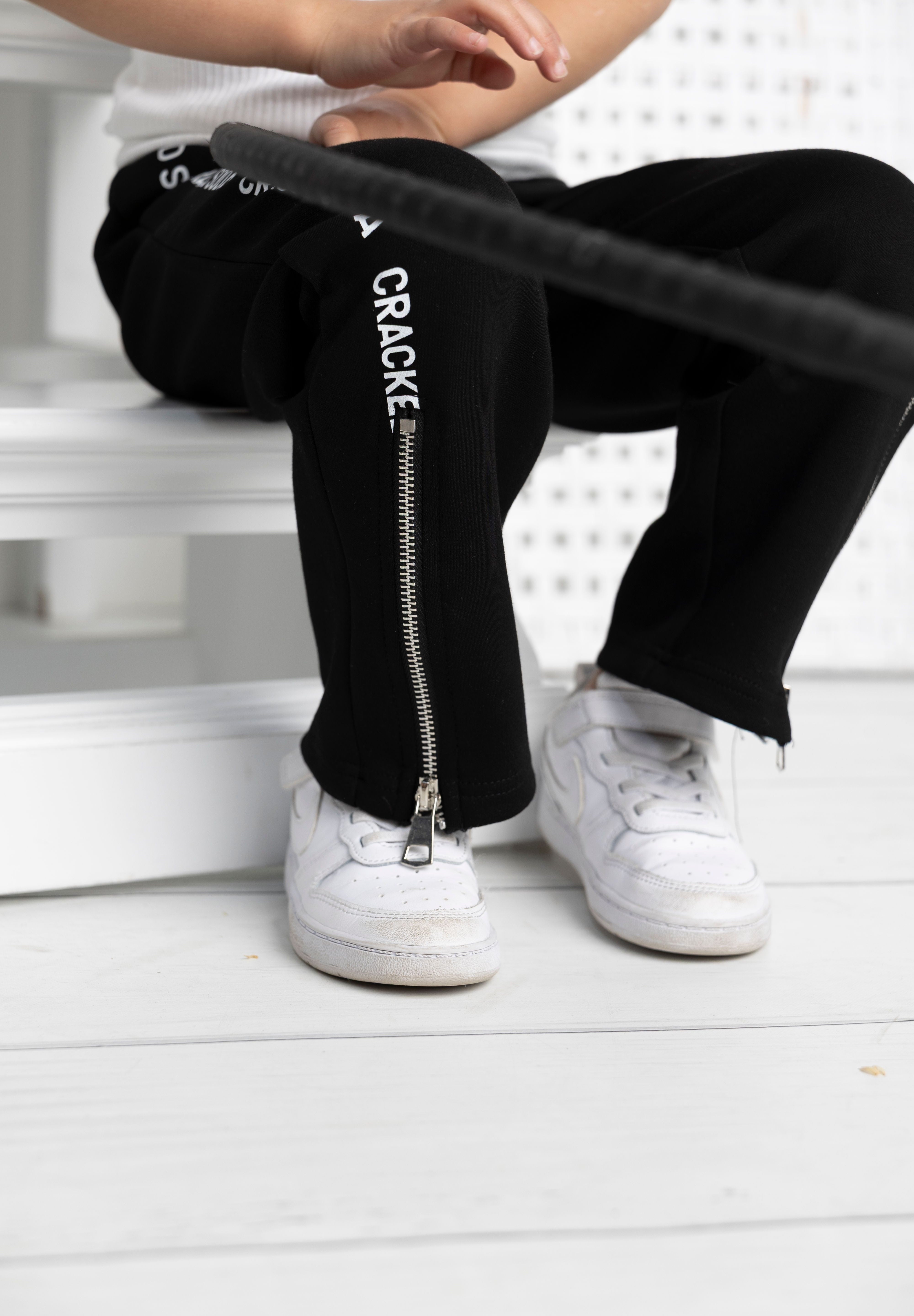 Harper Detailed Pant With Zip - Black-Clothing-Cracked Soda