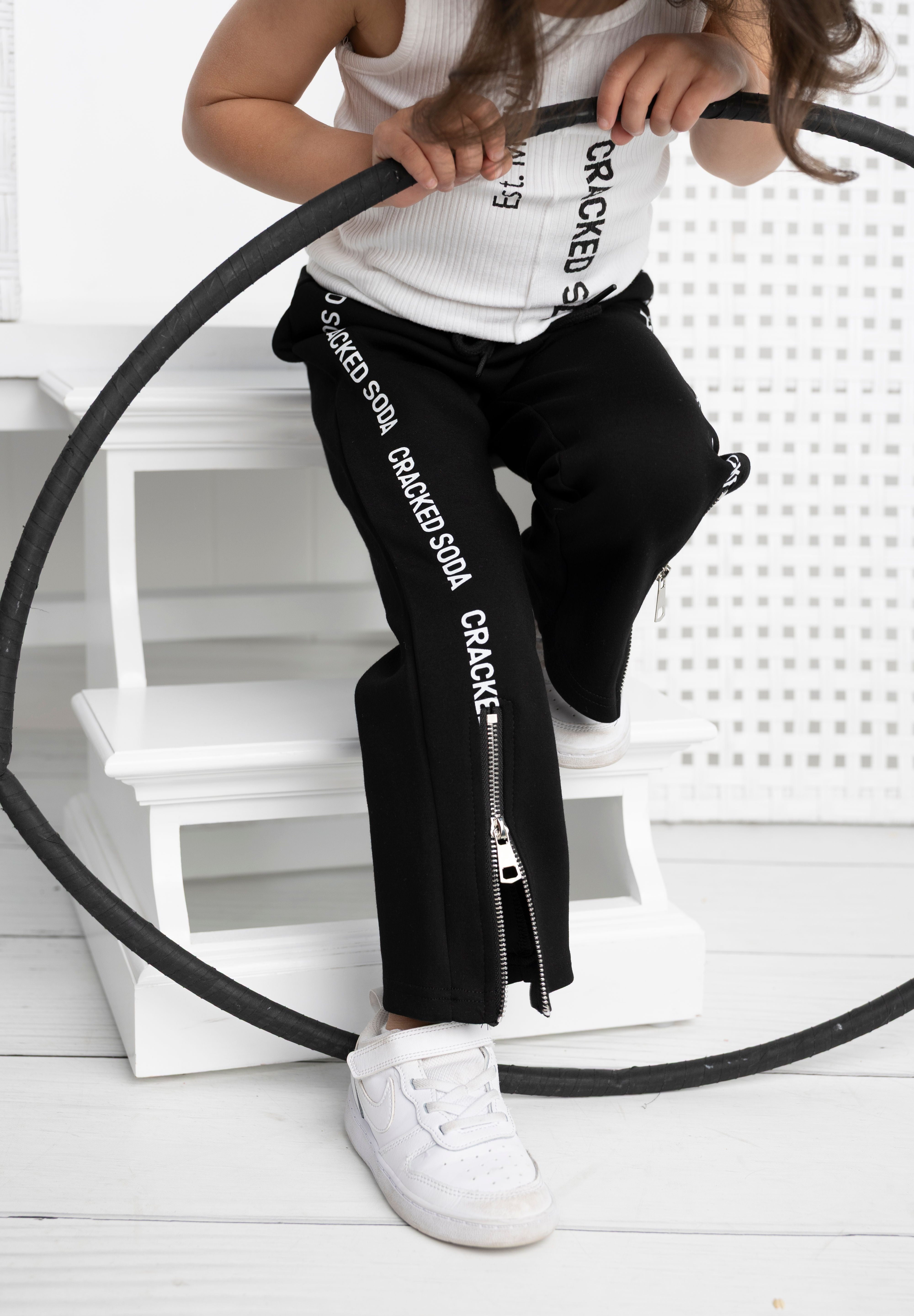 Harper Detailed Pant With Zip - Black-Clothing-Cracked Soda