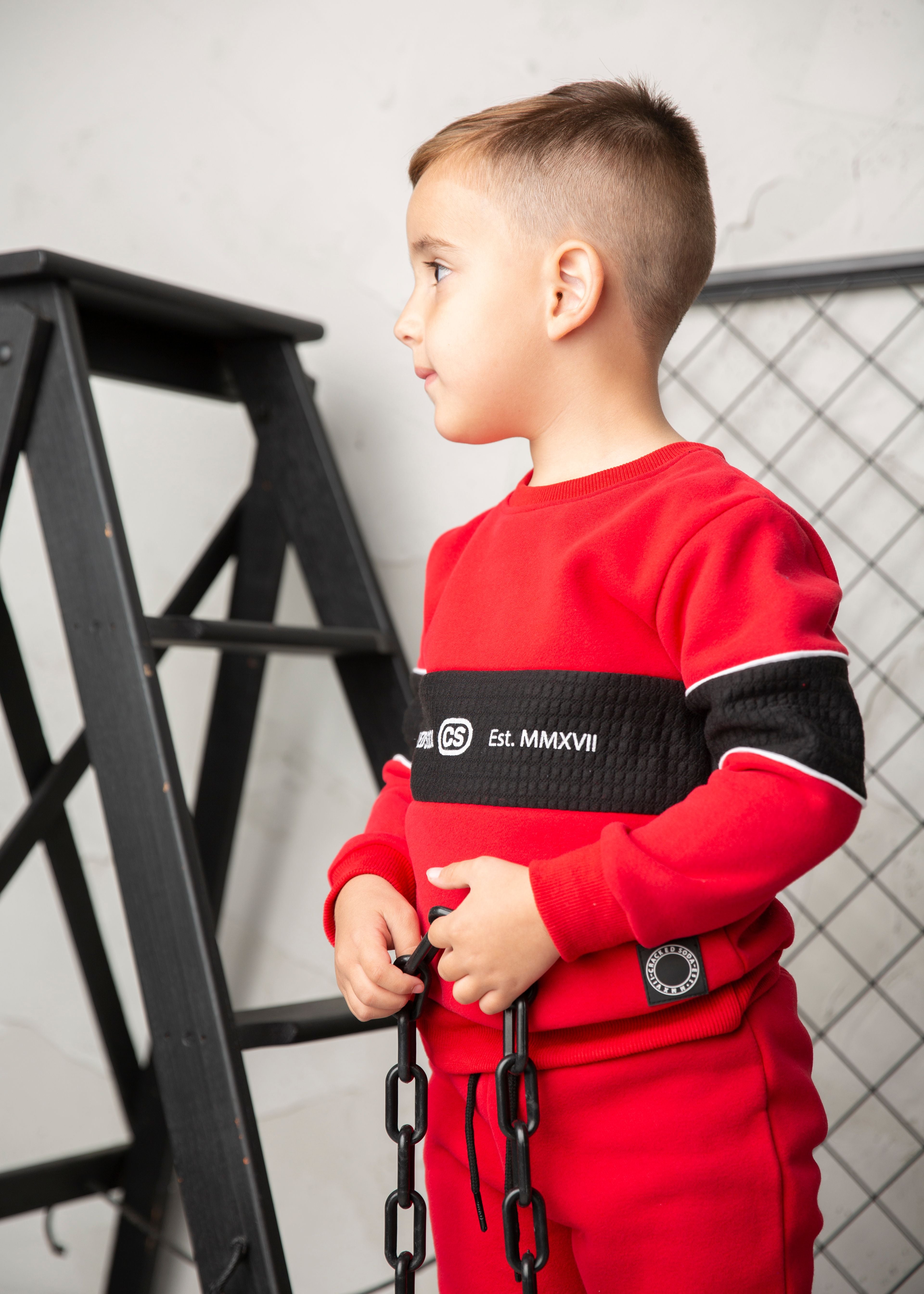Sammy Detailed Crew - Red-Clothing-Cracked Soda