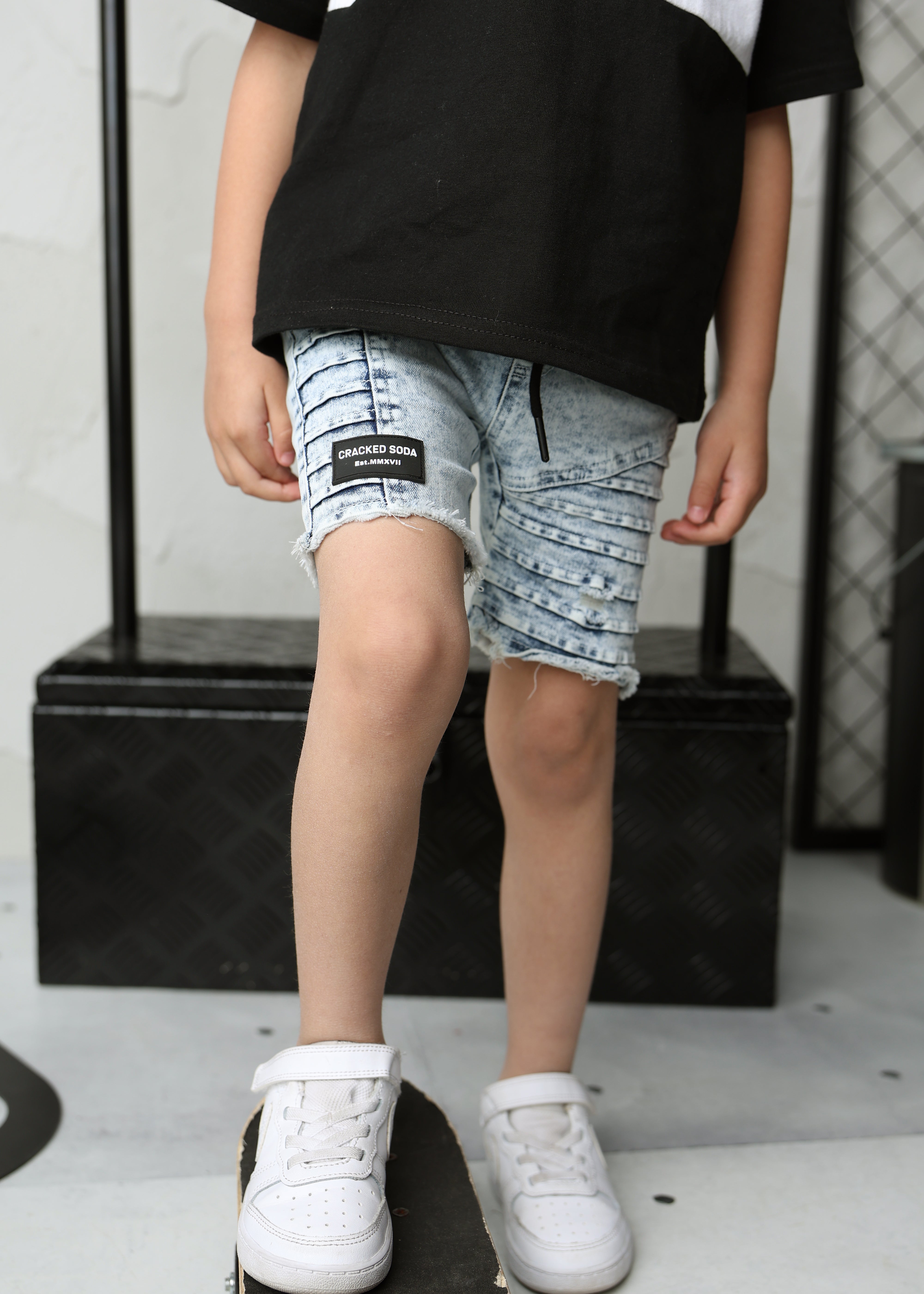 Rhodes Detailed Denim Shorts - Blue-Clothing-Cracked Soda